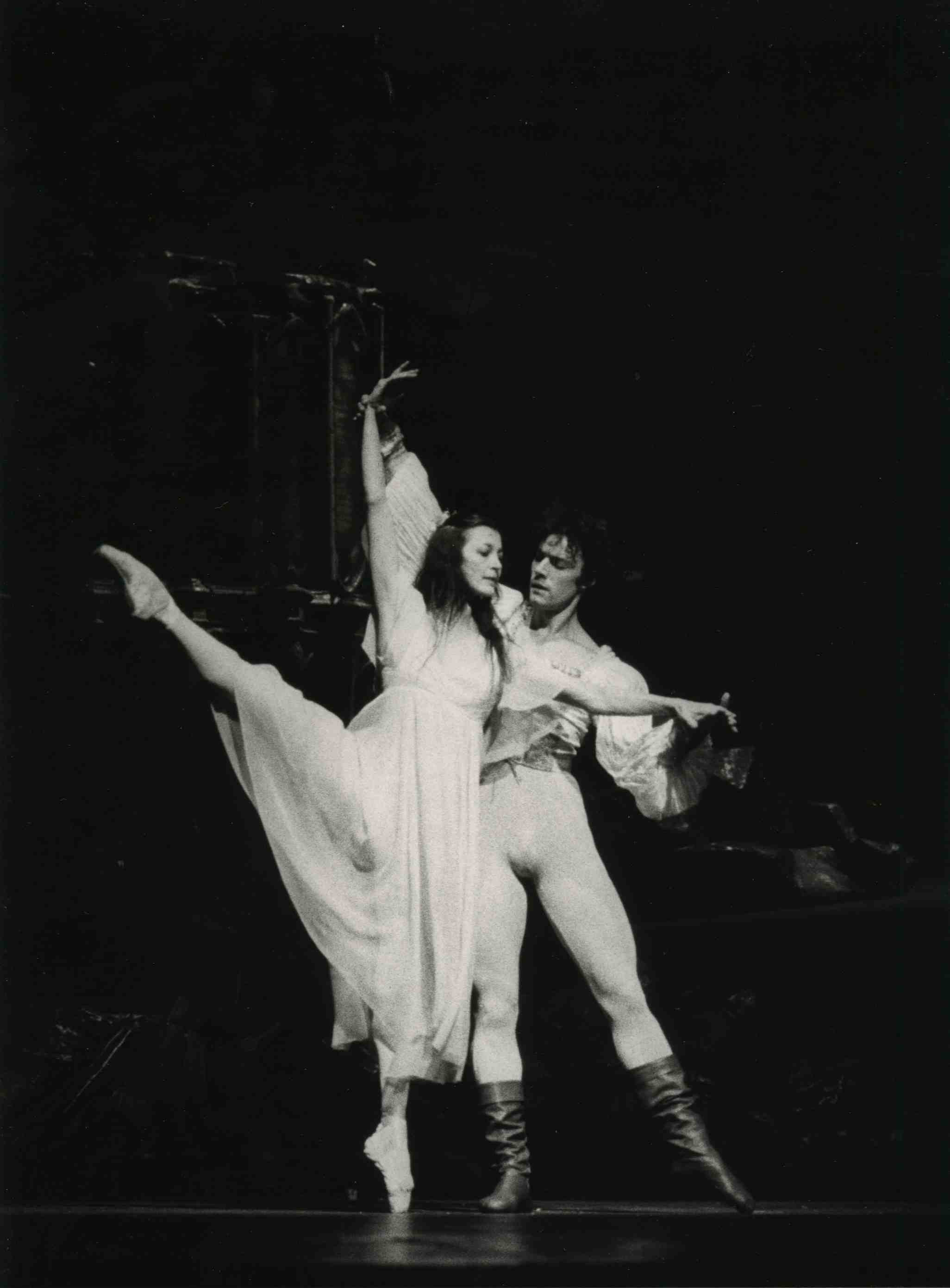 0140_S_IL_LAGO_DEI_CIGNI_Teatro_alla_Scala_1985_Carla_Fracci